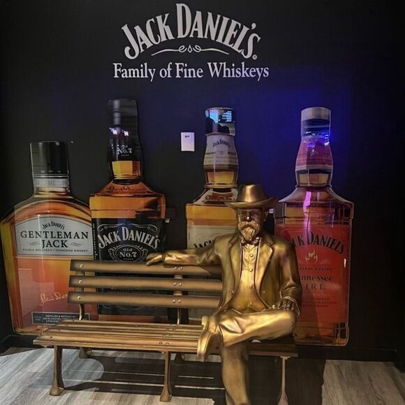 Jack Daniels Whiskey Glass  10 Ounces 6 1/4 In Tall 2 1/4 Inch Round Silver Trim - Picture 5 of 5